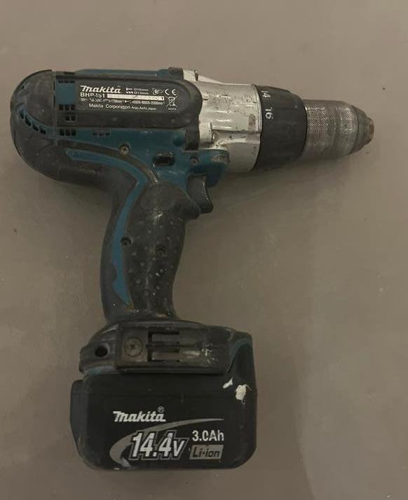 Makita BHP-451 Boormachine 14.4V + Lader, Ophalen of Verzenden, Gebruikt, Boormachine, Klopboormechanisme