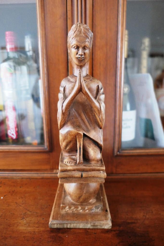 Houten beeld uit Azie in wai of namaste houding, Ophalen of Verzenden, Zo goed als nieuw