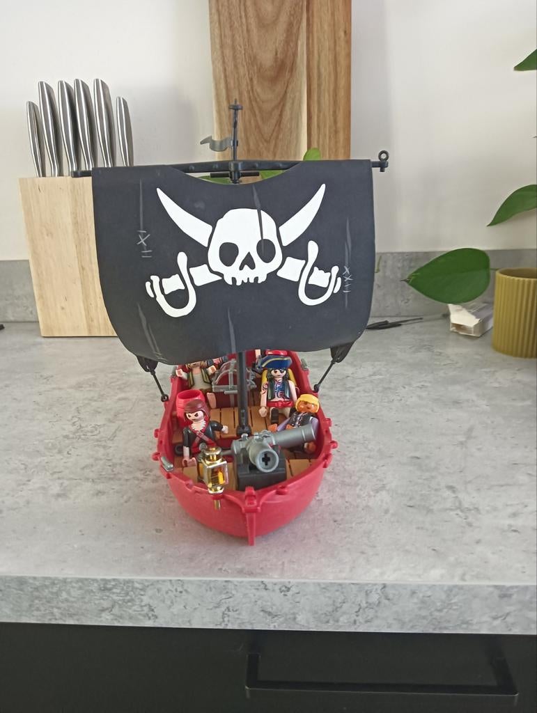 Playmobil Piratenboot met 2 werkende kanonnen en piraten, Kinderen en Baby's, Speelgoed | Playmobil, Ophalen of Verzenden, Gebruikt