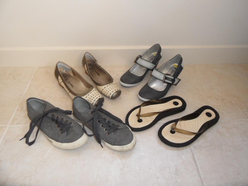 Schoenen Teenslippers Hakken Pumps Gympen 38 Gratis Croc, Kleding | Dames, Schoenen, Ophalen of Verzenden, Zo goed als nieuw