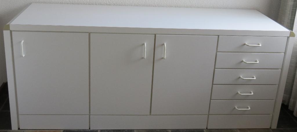 IP20 wit dressoir met deurtjes en lades, Huis en Inrichting, Ophalen, Overige materialen, Met deur(en), 150 tot 200 cm