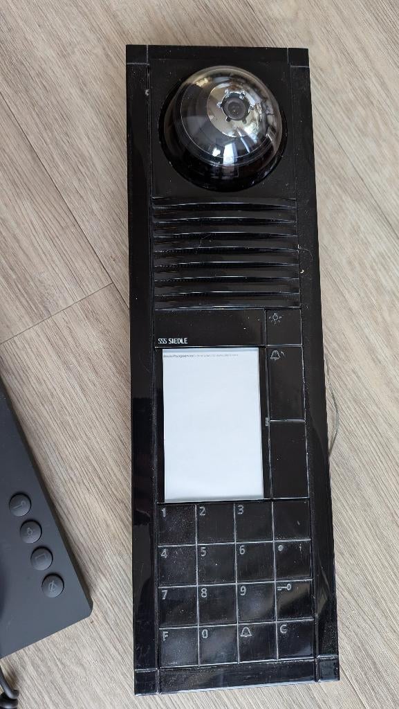 Siedle intercom set bus systeem, Huis en Inrichting, Deurbellen, Ophalen, Ingebouwde camera, Zo goed als nieuw, Bedraad