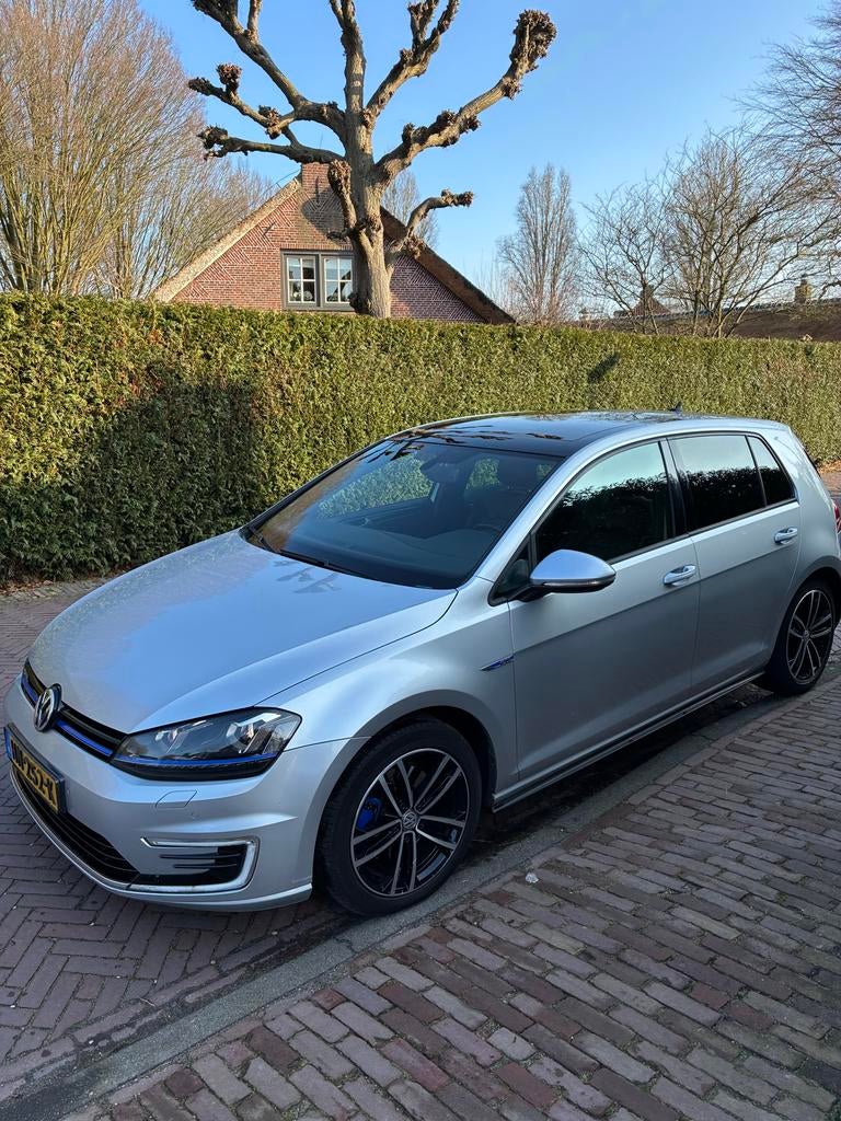Volkswagen Golf 1.4 TSI Phev 204pk 5D DSG 2015 Grijs, 4 cilinders, 1395 cc, 1499 kg, 149 pk
