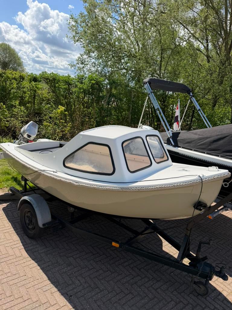 kajuit boot honda 8pk 4takt inc trailer inruil koopje €1250, Watersport en Boten, 10 tot 30 pk, Ophalen of Verzenden, Zo goed als nieuw