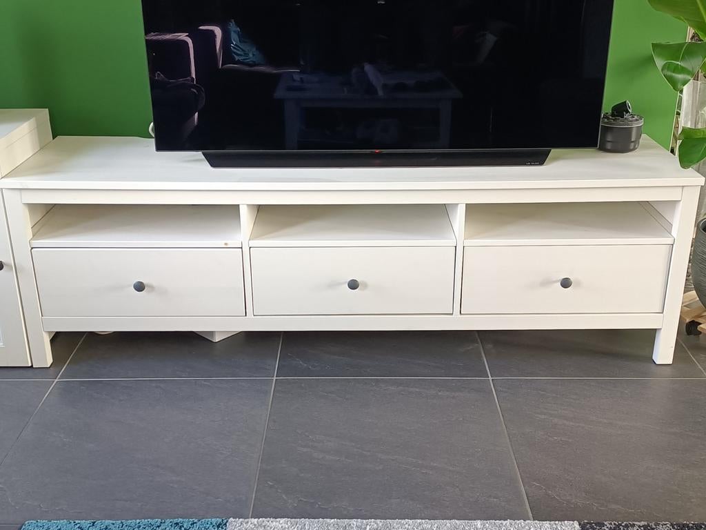 Ikea hemnes tv meubel wit gebeitst + gratis besta kastje, Ophalen, Gebruikt, 150 tot 200 cm, Minder dan 100 cm