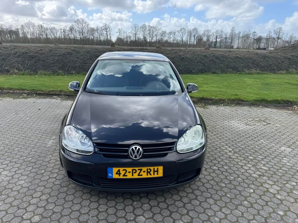 Volkswagen Golf 1.6 75KW 5D 2005 Zwart, Voorwielaandrijving, 4 cilinders, 620 kg, Zwart