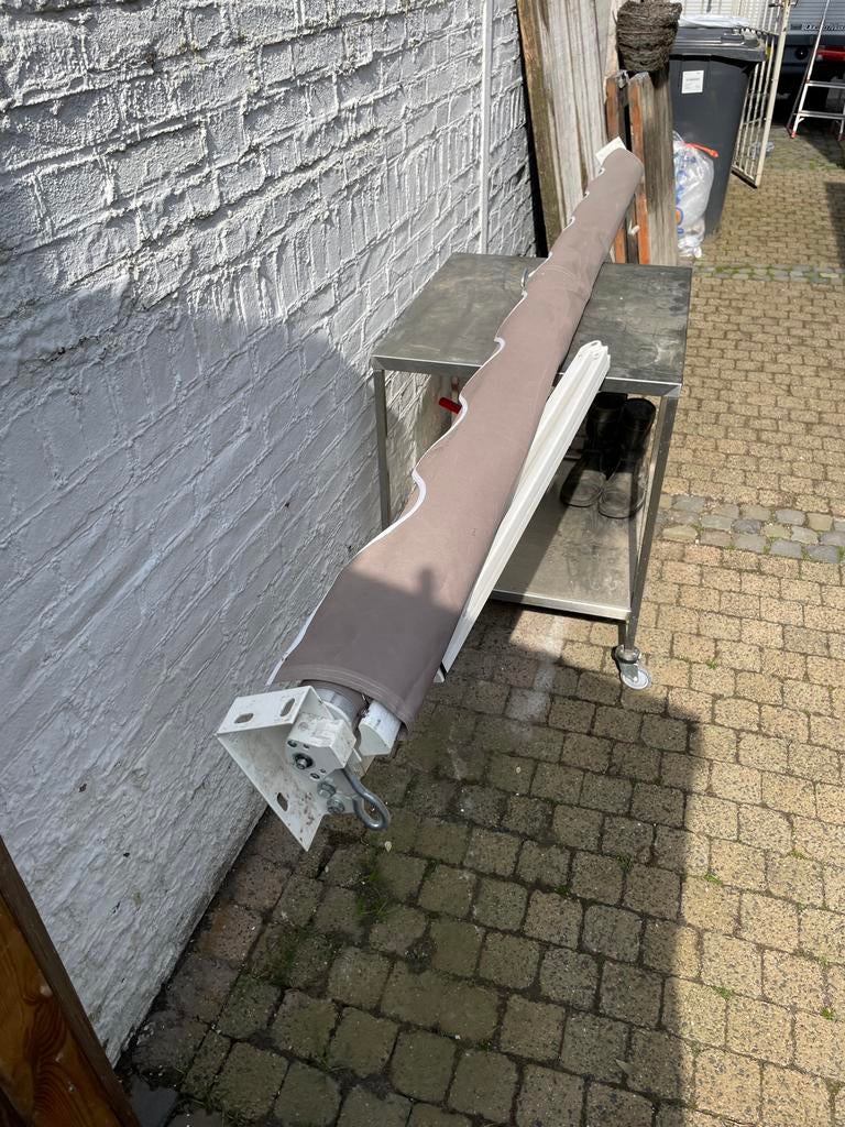 Zonnescherm 3 meter breed - Handbediend, Tuin en Terras, Zonneschermen, Gebruikt, Ophalen of Verzenden, 150 tot 300 cm, 250 cm tot 450 cm