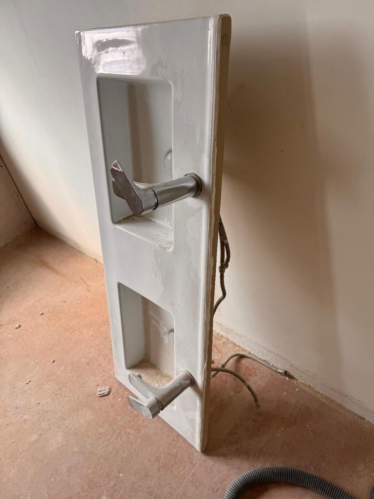 Dubbele wasbak met kranen en leidingen - Zeer goede staat, Ophalen, Zo goed als nieuw, Chroom, Wastafel