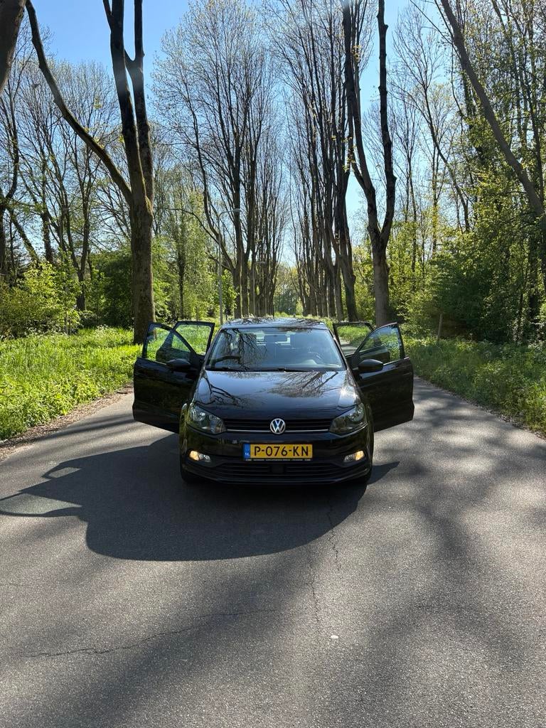 Volkswagen Polo 1.0 TSI 55KW 2015 Zwart, Auto's, Zwart, Handgeschakeld, Particulier, 3 cilinders