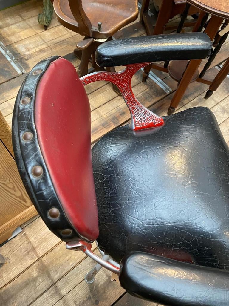 Stoere Vintage stoel kappersstoel kinderstoel, Ophalen