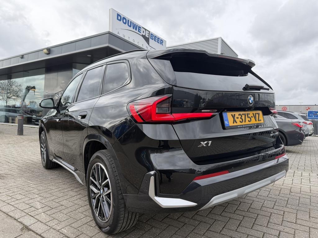 BMW X1 sDrive18i X line Trekhaak | Stoelverw. | Leer | Adapt, 12 maanden, 136 pk, Gebruikt, Zwart