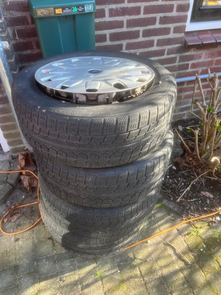 Winterbanden, Auto-onderdelen, Banden en Velgen, Ophalen, 215 mm, 16 inch, Winterbanden