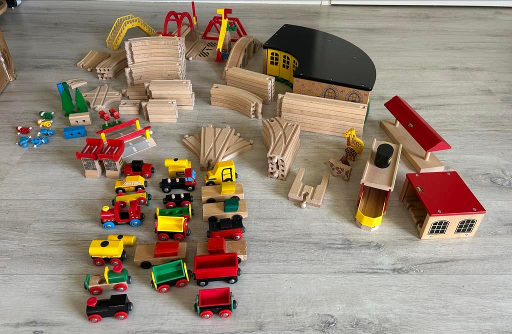 Grote Brio houten treinbaan set met treinen, rails en meer, Ophalen of Verzenden, Gebruikt, Overige typen