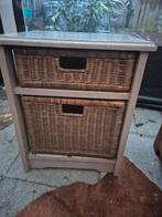 Houten kastje met rieten manden, Huis en Inrichting, Kasten | Ladekasten, Minder dan 50 cm, Gebruikt, 1 of 2 laden, Ophalen of Verzenden