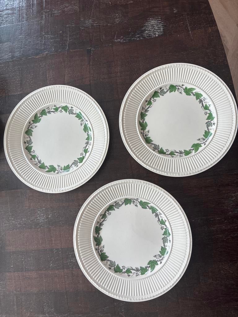 Wedgwood servies, Ophalen