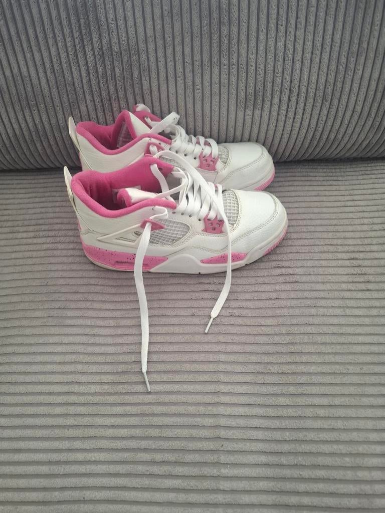 Nike Jordan 37,5, Ophalen of Verzenden, Zo goed als nieuw, Roze, Sneakers of Gympen