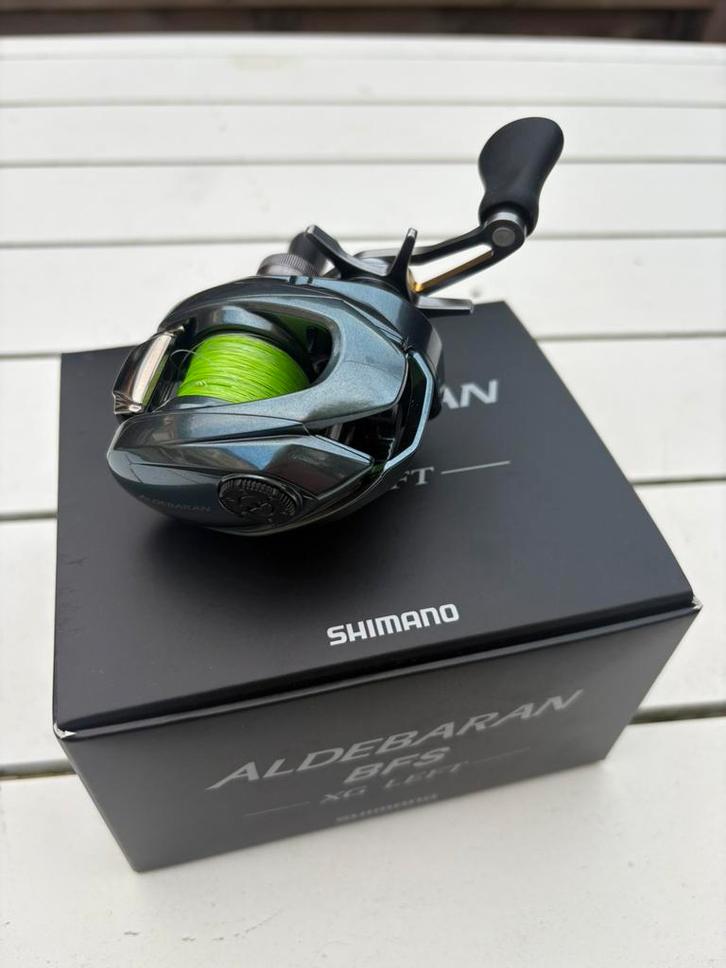 Shimano Aldebaran BFS XG nieuw!, Watersport en Boten, Hengelsport | Roofvissen, Zo goed als nieuw, Molen, Ophalen