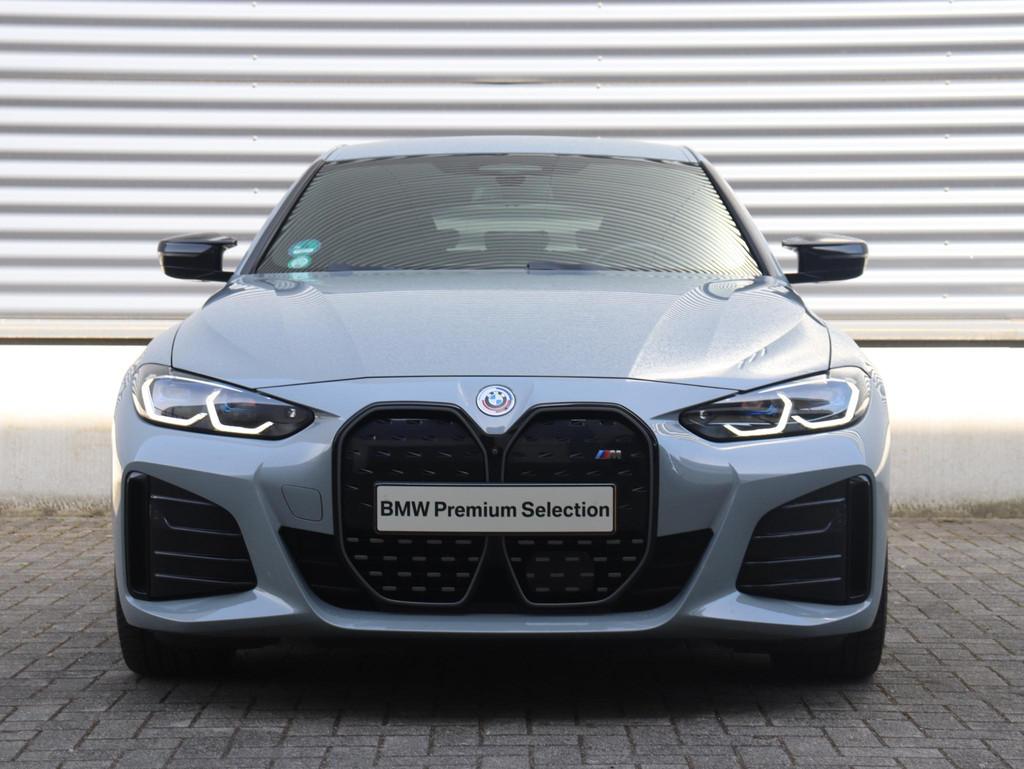 BMW i4 M50 | High Executive | M Sportpakket | Driving Assist, Auto's, BMW, Stof, 520 km, 4x4, Origineel Nederlands
