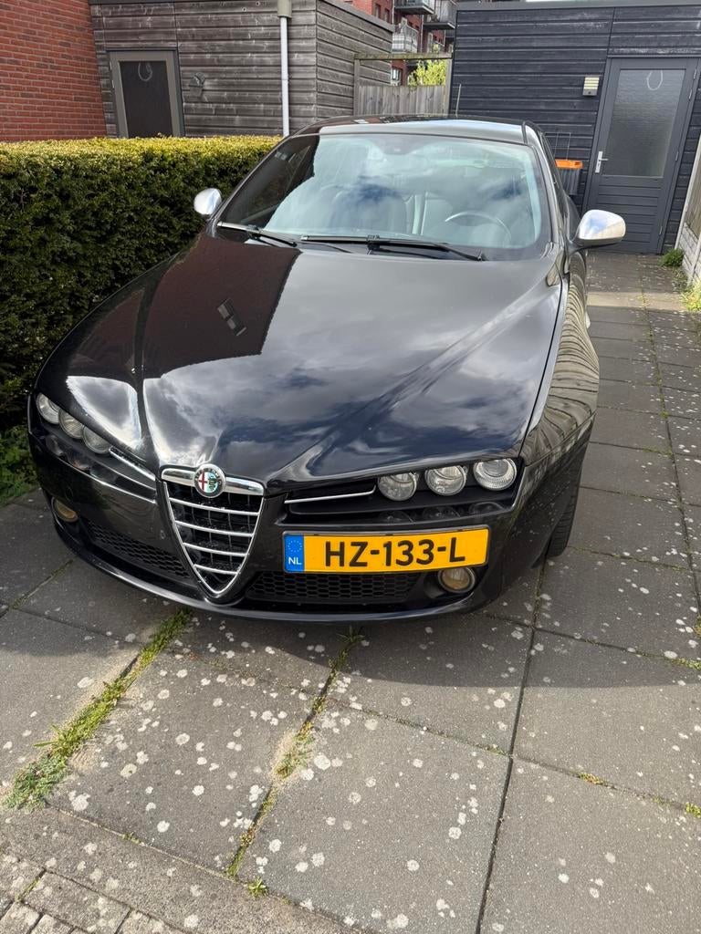 Alfa Romeo 159 2.2 JTS SW 2008 Zwart, Auto's, Alfa Romeo, Voorwielaandrijving, 4 cilinders, Zwart, 11 km/l