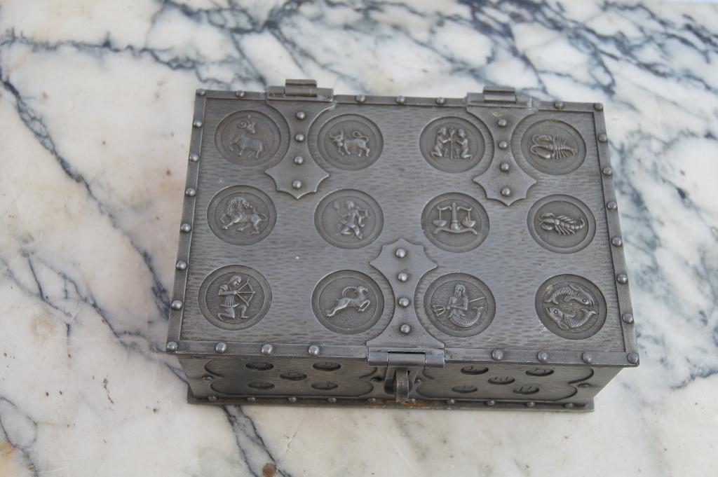 Kistje met munten, Ophalen of Verzenden