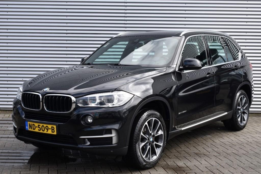 Bmw X5 SDRIVE25D CENT. EXEC. / LEDER / SPORTSTOELEN / EL. ST, 1995 cc, X5, 241 €/maand, Zwart