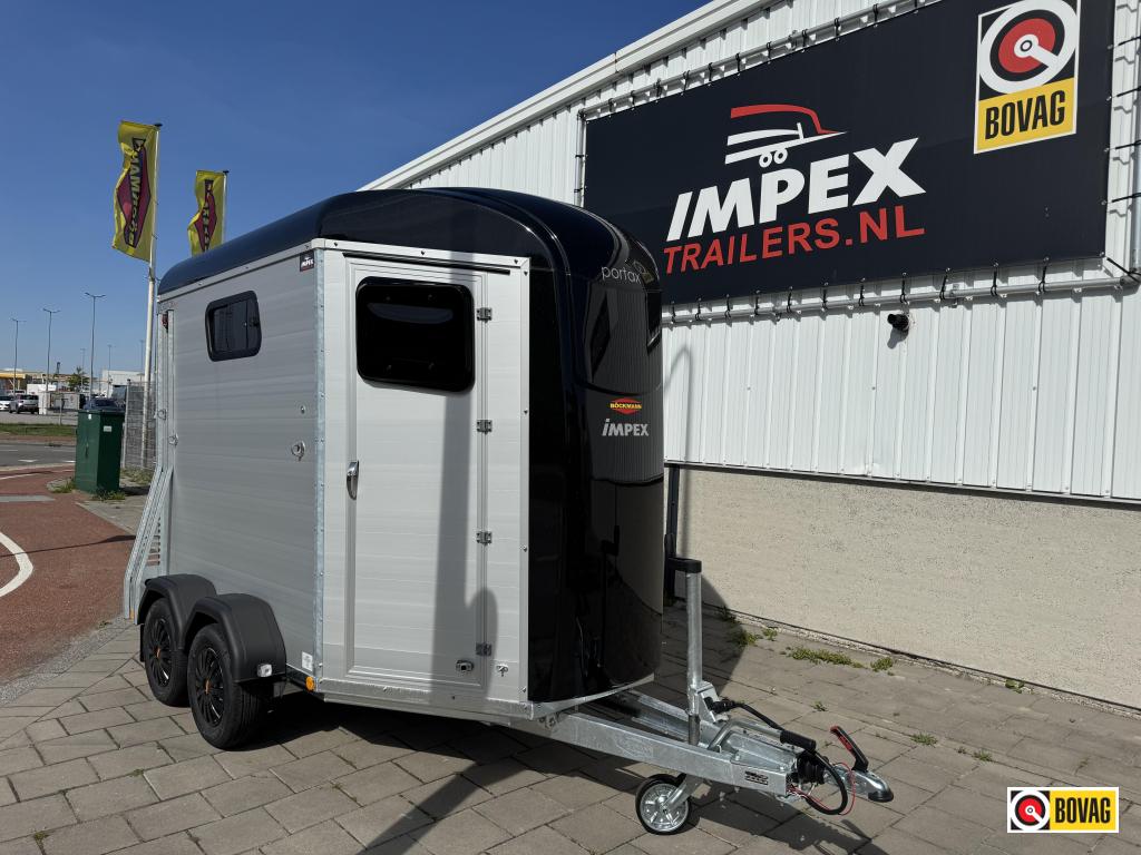 Bij Impex Bockmann Portax 2-prds alu met zadelkamer 2025, Dieren en Toebehoren, Nieuw, Aluminium, 2-paards trailer
