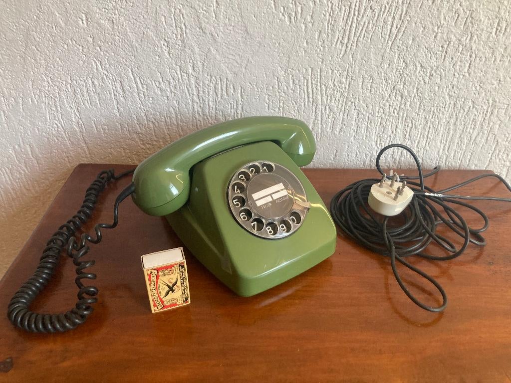 vintage groen telefoontoestel met telefoonhoorn & kiesschijf, Telecommunicatie, Vaste telefoons | Niet Draadloos, Gebruikt, Met draaischijf