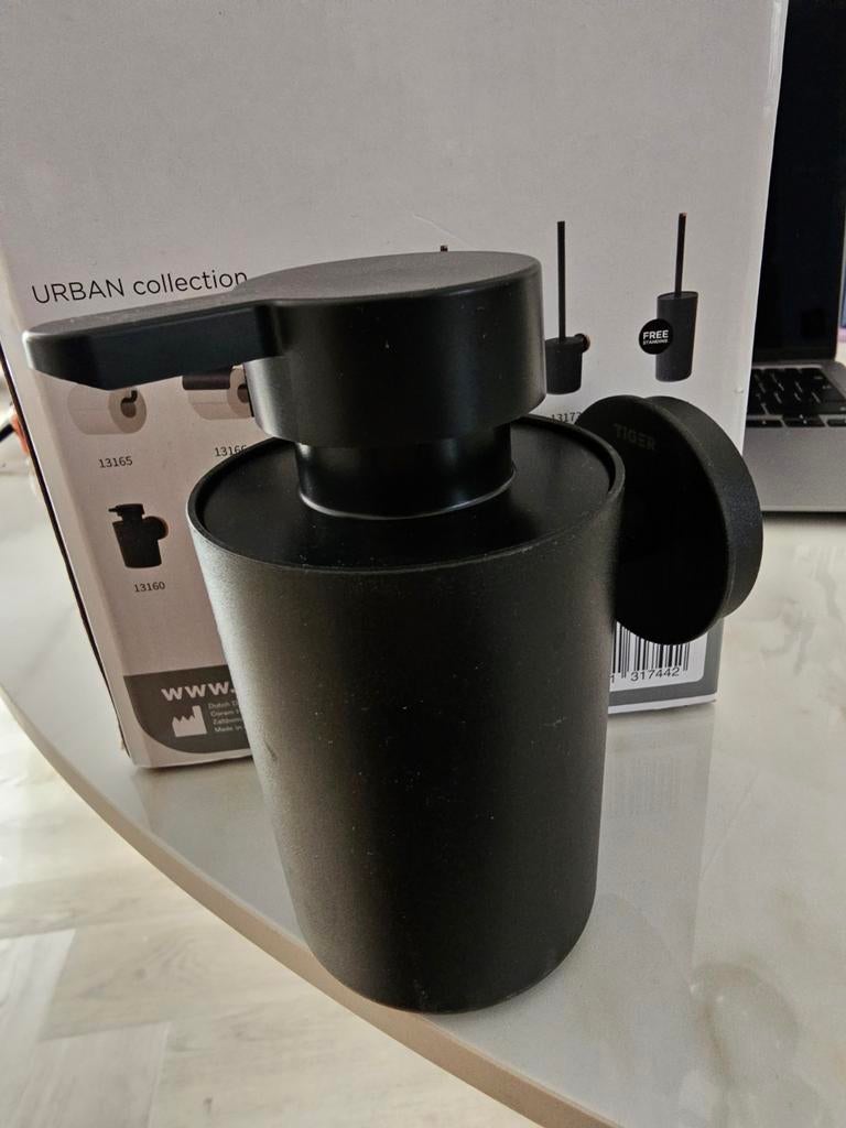 Tiger Urban Zeepdispenser Zwart - Nieuw in doos, Ophalen of Verzenden, Nieuw, Zwart, Overige typen