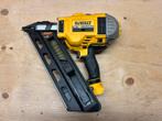 DeWalt DCN692 constructietacker, Ophalen
