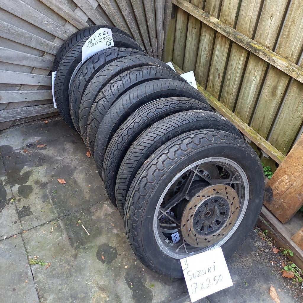 Wielen Velgen Aluminium Staal 16" 17" 19" Suzuki en anders?, Motoren, Ophalen