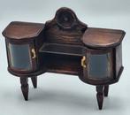 Kastje met ronde deurtjes maatvoerin 1:10 voor poppenhuis, Ophalen of Verzenden, Gebruikt, Poppenhuis