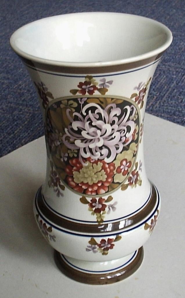 Porcelein - vaas Modica Keramiek Gouda. Petra. Nr. 392, Verzenden