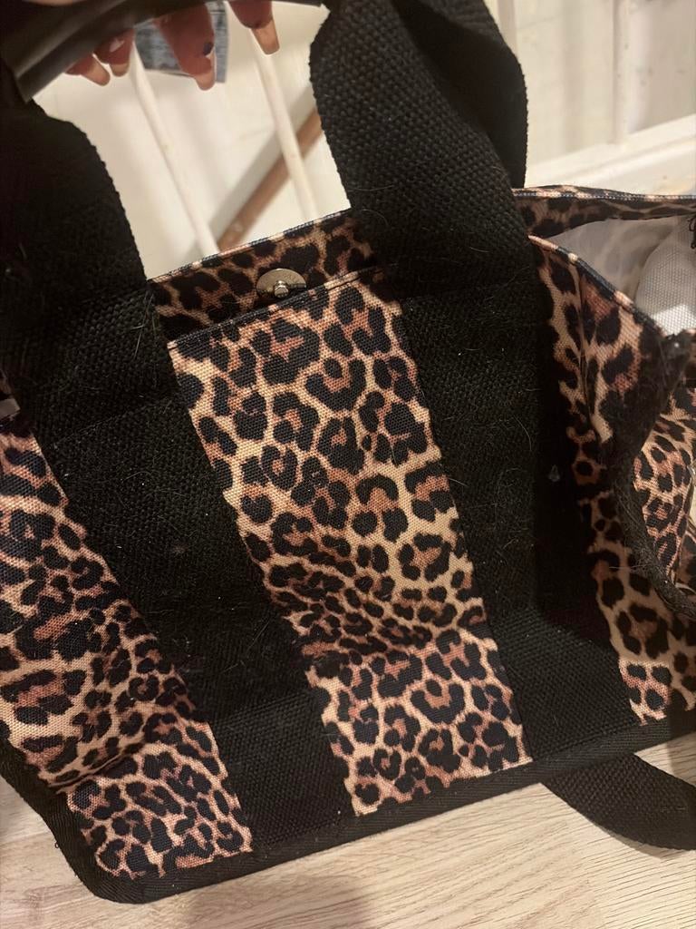 Primark Leopard Print Schoudertas - Zo goed als nieuw, Sieraden, Tassen en Uiterlijk, Tassen | Damestassen, Ophalen of Verzenden