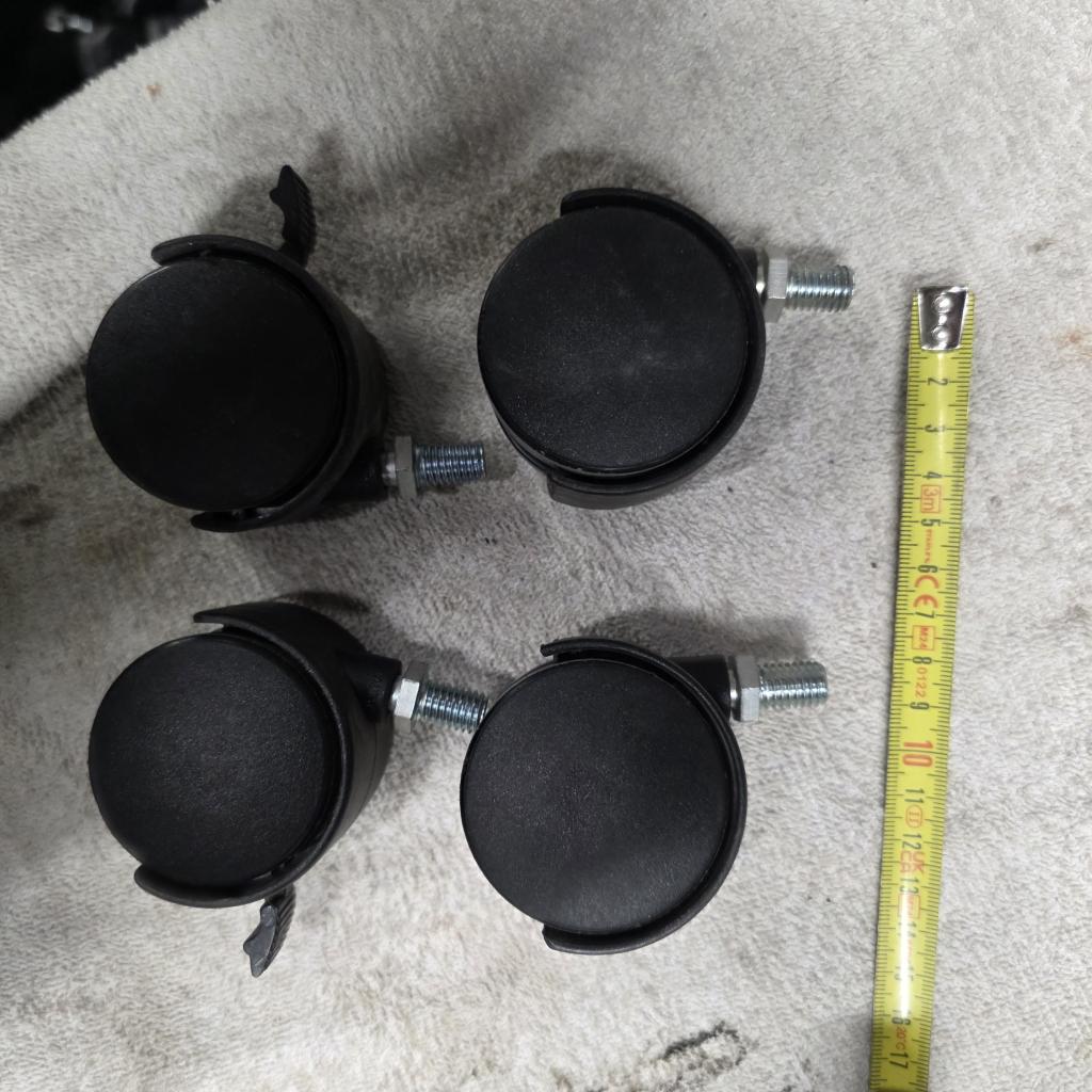 Set kunststof zwenkwielen met M10 schroefpen, Niet ingevuld, Gebruikt, Niet ingevuld, Niet ingevuld