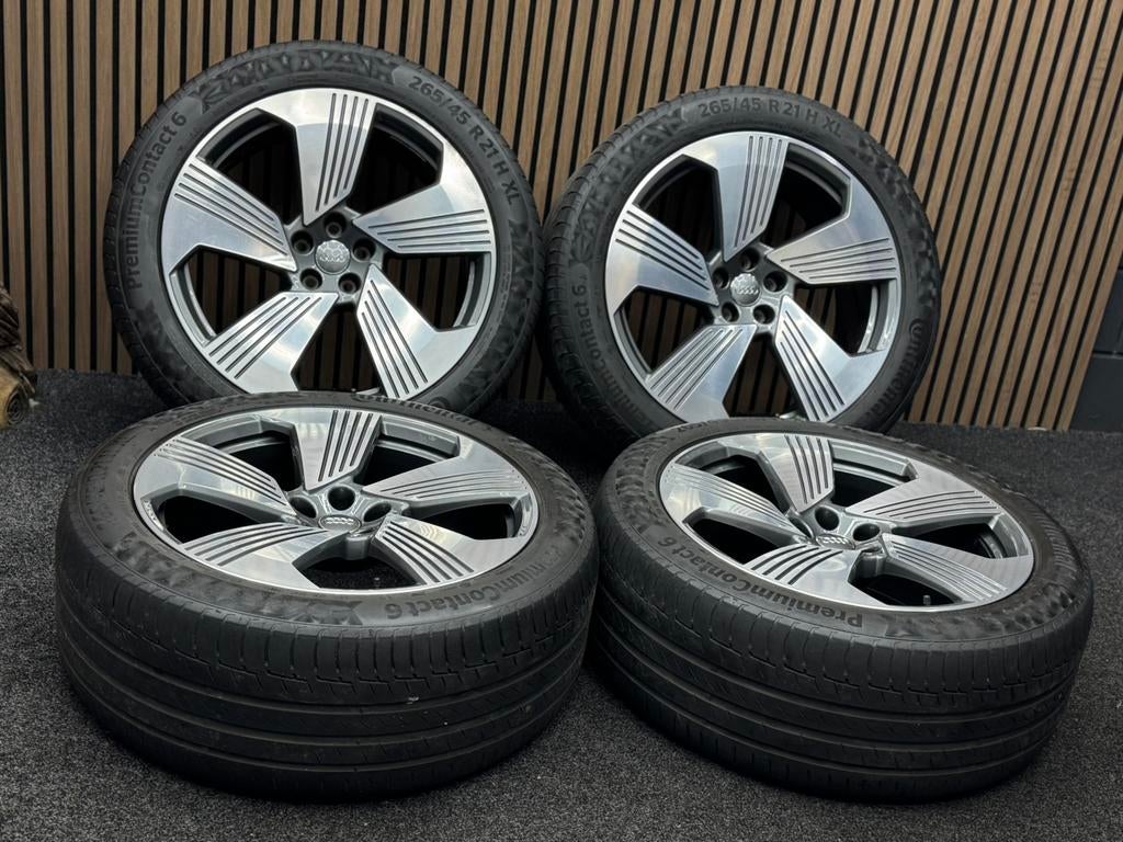 Originele 21 inch Audi E-Tron 4KE 5x112 ET36 Continental, Auto-onderdelen, Banden en Velgen, Ophalen, Banden en Velgen, 21 inch
