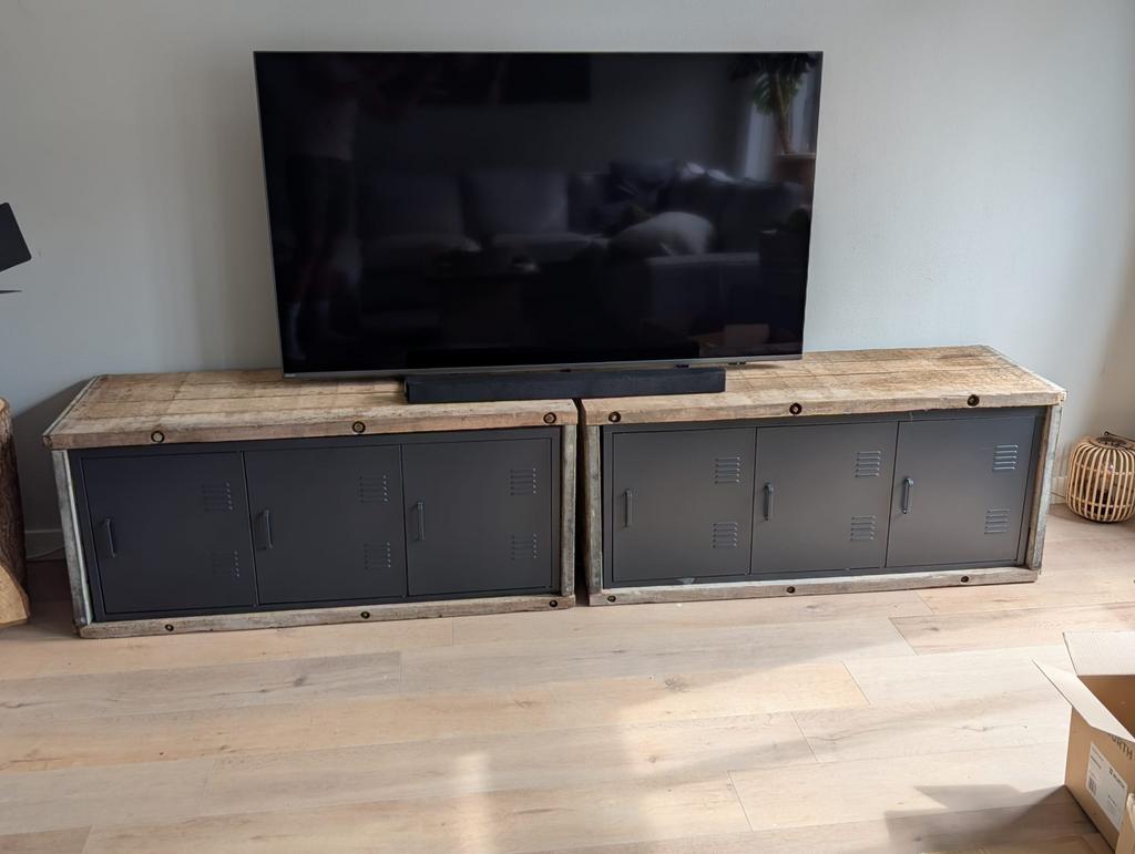 Uniek zelfbouw Industrieel TV Meubel/dressoir | Steenschot, Ophalen, Zo goed als nieuw, 25 tot 50 cm, Minder dan 100 cm
