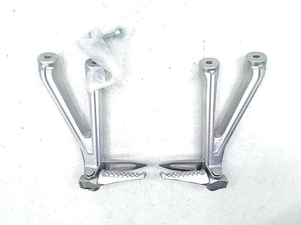 DUOSTEUN SET Honda CB 650 R 2018-2020 (CB650R), Dhr. S. di Majo, Gebruikt, Info@cama-motorparts.nl, P.J. Troelstraweg 8 8
3144 CX  MAASSLUIS, NL