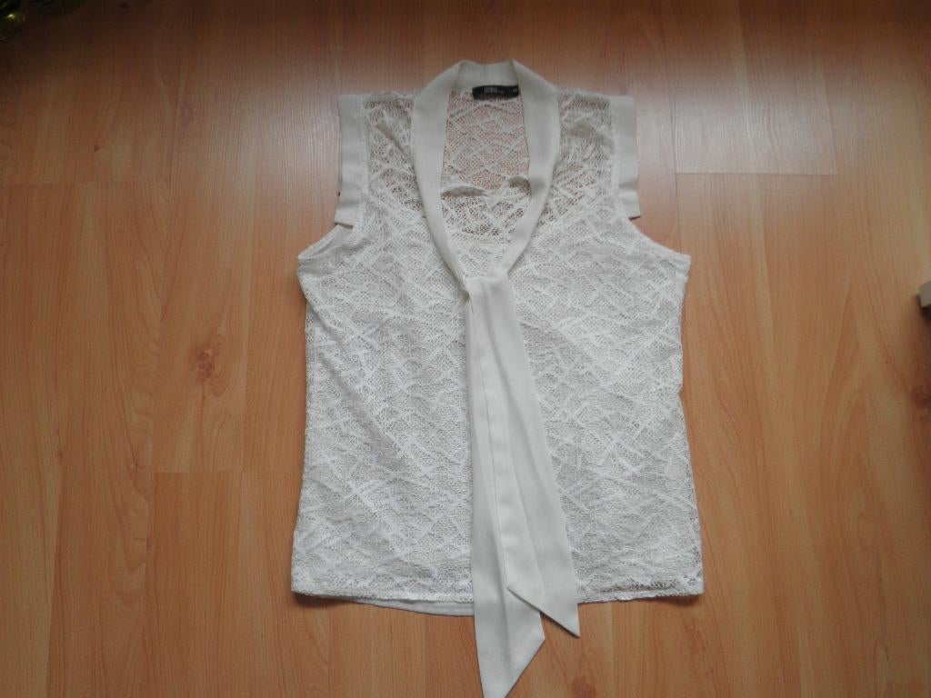 sportief gebroken wit kanten blousje merk Unika maat S, Kleding | Dames, Unika, Verzenden, Wit, Zo goed als nieuw