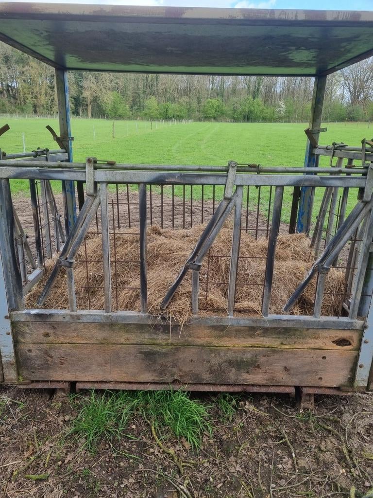 Voerbak voor koeien met vastzethek, Dieren en Toebehoren