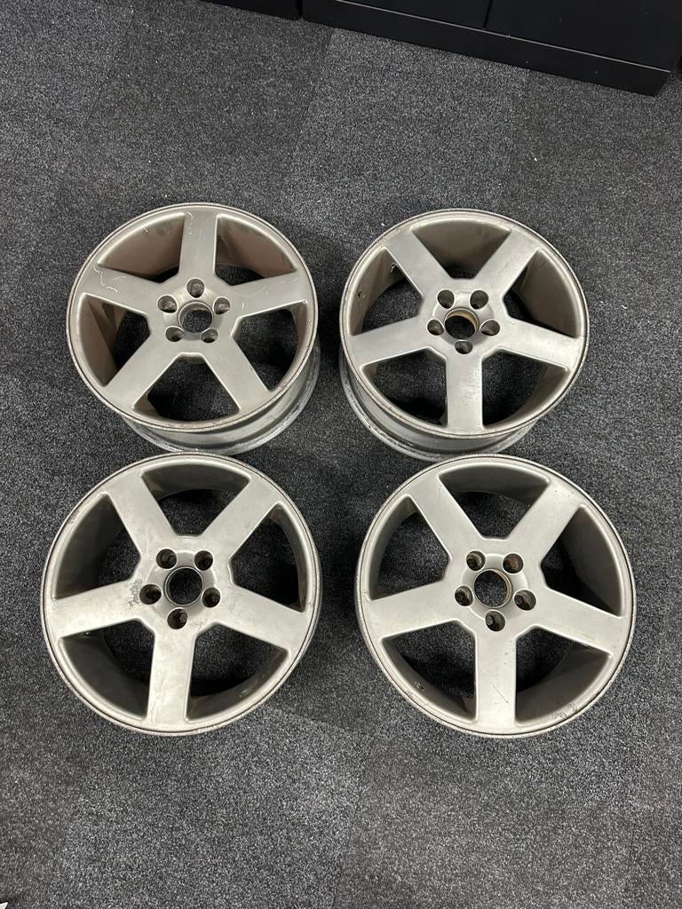 Volvo titans, Ophalen, 17 inch, Zomerbanden, Velg(en)