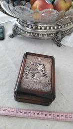 Hout doos met zilveren afbeelding., Ophalen of Verzenden