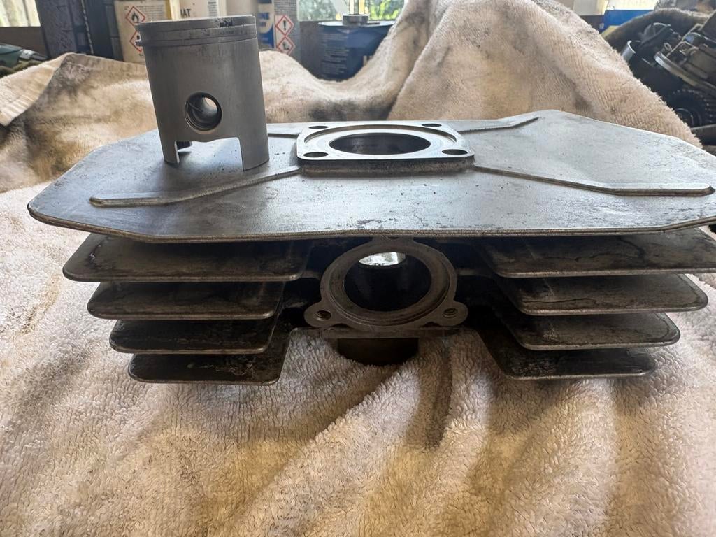 Minarelli P4 P6 cilinder. Snel ook voor Fantic motor, Fietsen en Brommers, Ophalen of Verzenden, Gebruikt, Cilinder, Overige merken