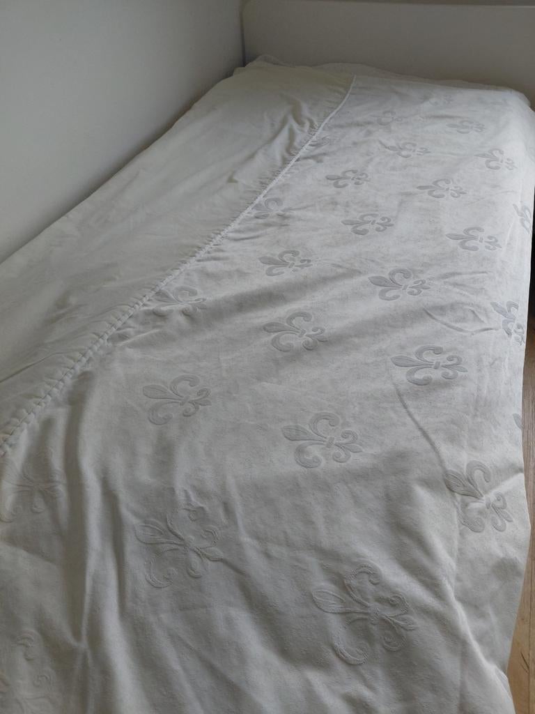 2 persoons bedovertrek + 2 slopen damast ecru ., Ophalen of Verzenden, Tweepersoons, Dekbedovertrek