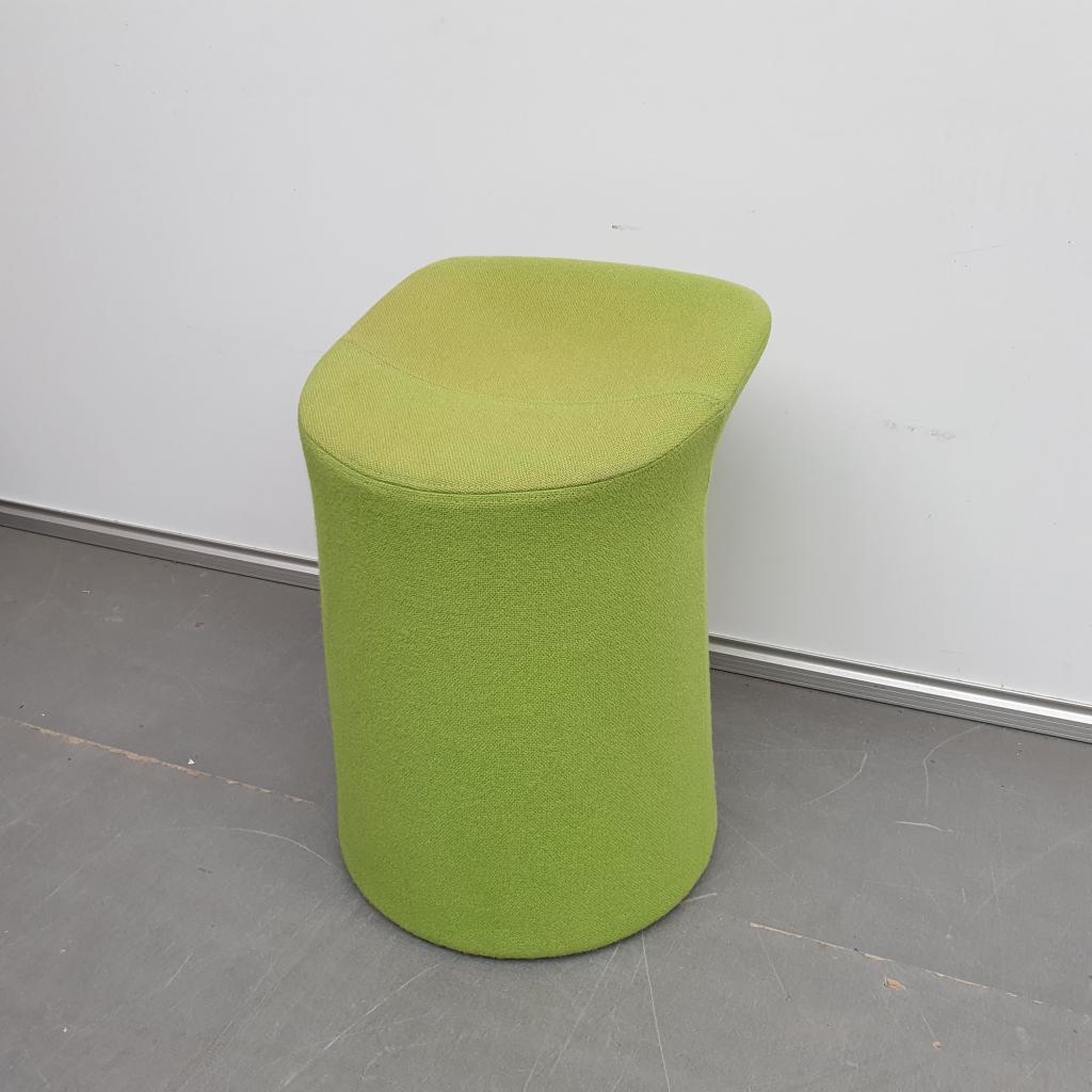 Artifort Lilla design kruk designed by Patrick Norguet - gr, Huis en Inrichting, Krukjes, Gebruikt