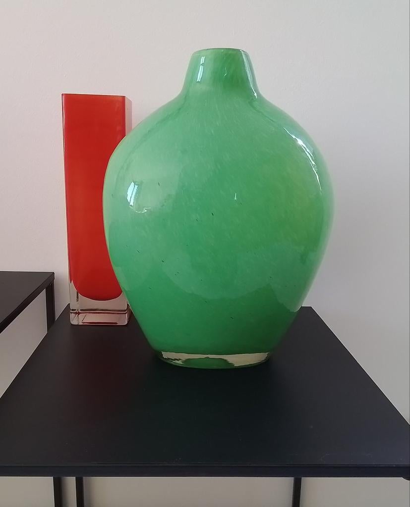 Fraaie groene mondgeblazen vaas, een echte eyechather., Ophalen of Verzenden, Minder dan 50 cm, Groen, Glas