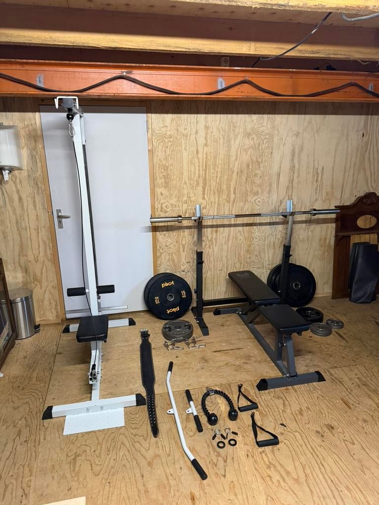 Complete fitness set met halterbank en gewichten, Sport en Fitness, Fitnessmaterialen, Ophalen, Gebruikt, Armen, Halterset