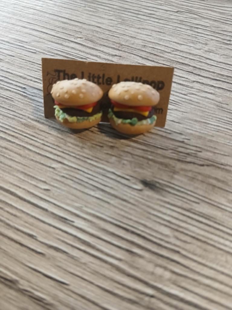 Oorbellen hamburger, Ophalen of Verzenden, Zo goed als nieuw, Overige materialen, Knopjes of Stekers