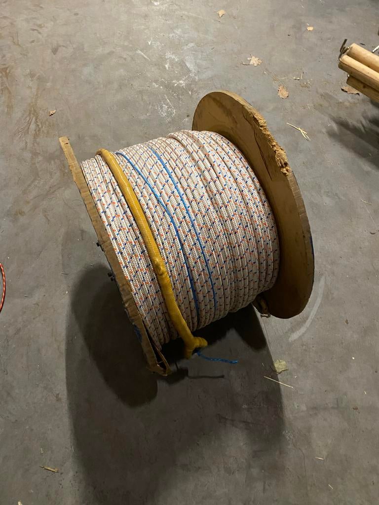 Stevige landvast of sleeplijn met staal - 145 meter - 14mm, Ophalen, Zo goed als nieuw, Lijn of Blok