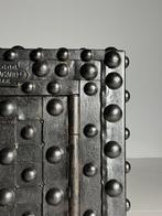 Brandkast kluis 20e eeuw replica, Ophalen, Zo goed als nieuw