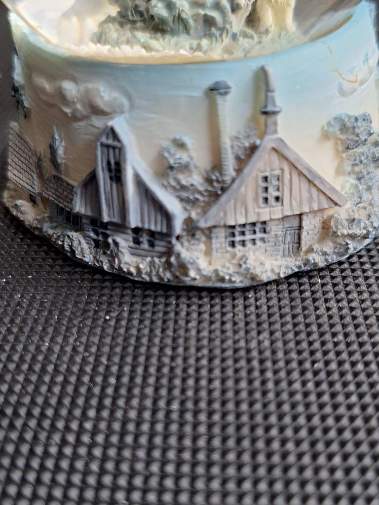 Sneeuwbol bosnimf met hond, Ophalen of Verzenden, Zo goed als nieuw, Fantasy